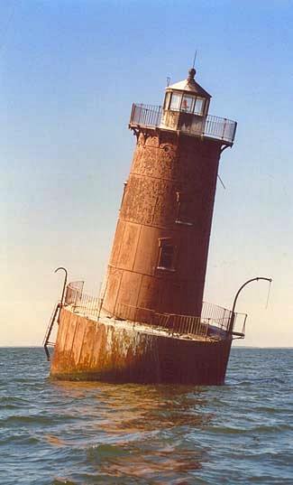           http://www.lighthousefriends.com/ch30.jpg                