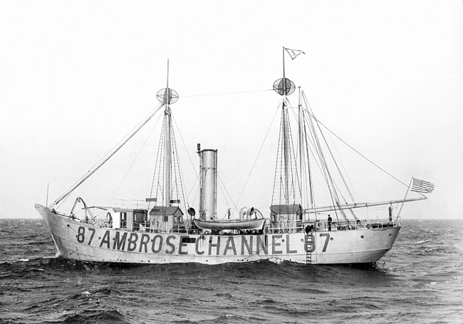 Ambrose Lightship (LV-87/WAL-512) - New York, New York