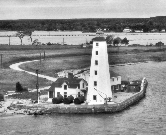 Lynde Point (Saybrook Inner) Lighthouse, Connecticut at ...