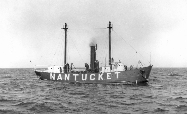 RMS Olympic and lightship Nantucket