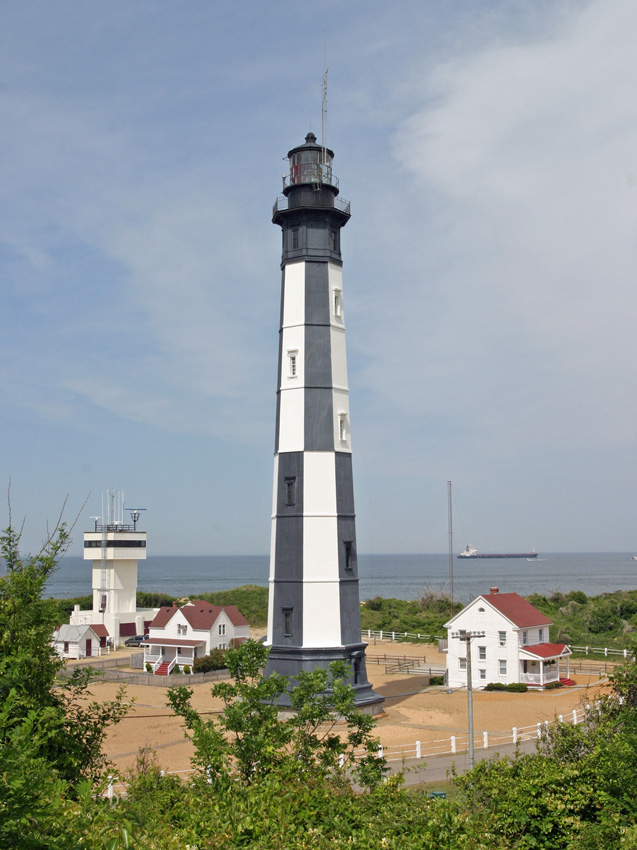 https://www.lighthousefriends.com/newcapehenry2_2005.jpg