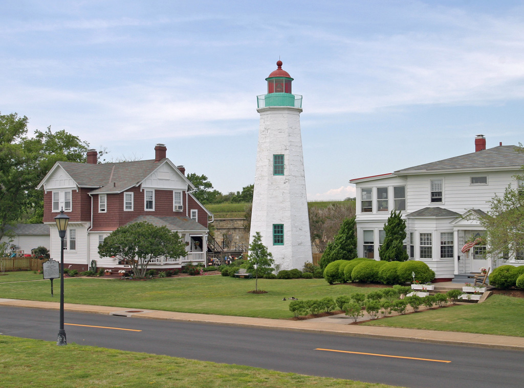 Old Point Comfort Lighthouse Virginia At Lighthousefriends Com