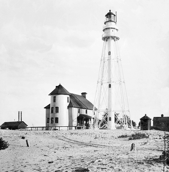 Two Rivers lighthouse - UWDC - UW-Madison Libraries